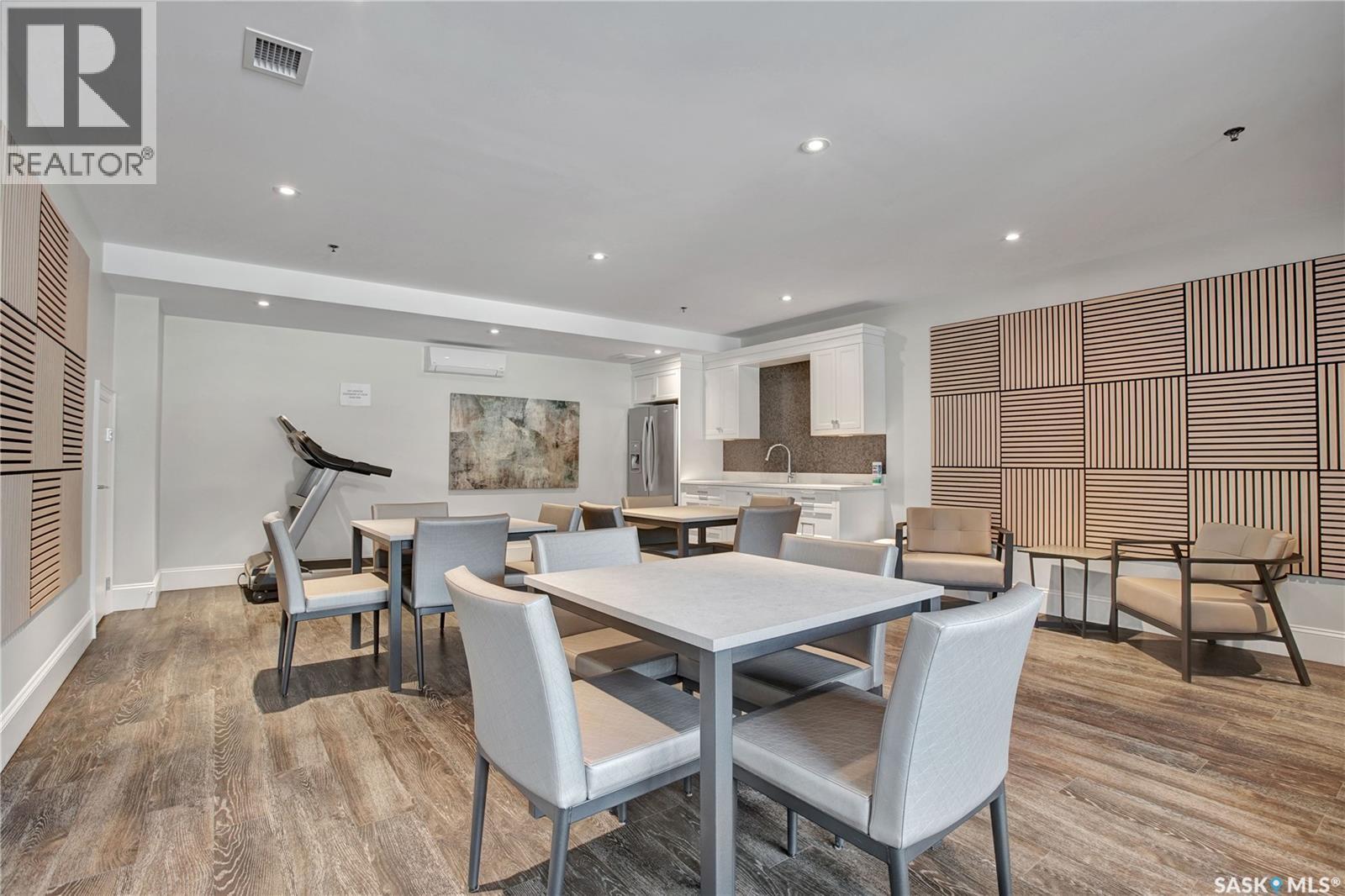 104 408 Cartwright Street, Saskatoon, SK - Indoor Photo Showing Dining Room