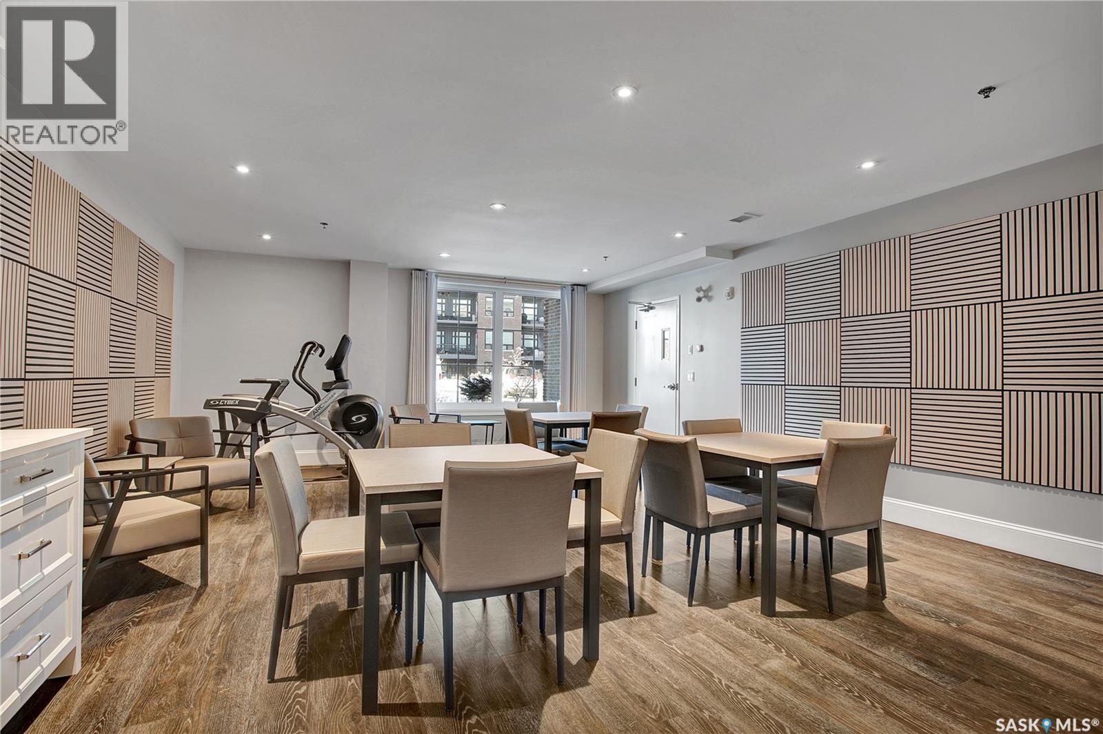 104 408 Cartwright Street, Saskatoon, SK - Indoor Photo Showing Dining Room