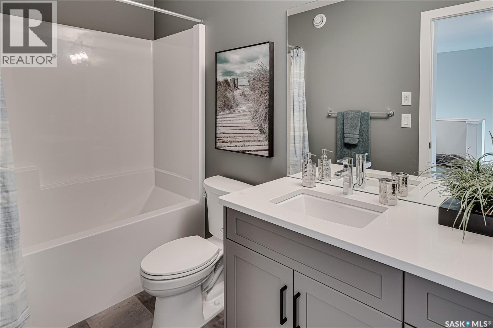 578 Traeger Manor, Saskatoon, SK - Indoor Photo Showing Bathroom