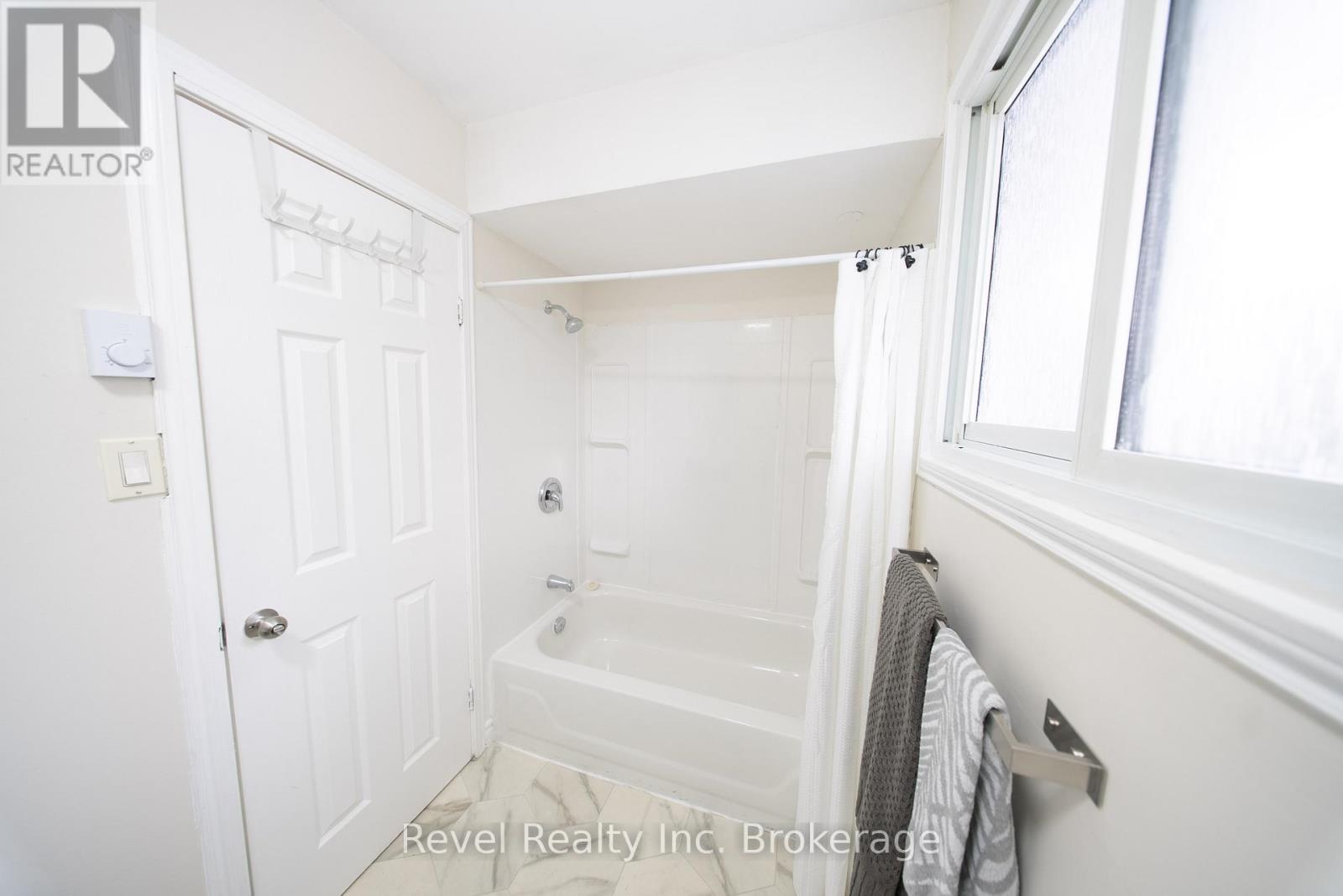 1728 Mckeown Avenue, North Bay (Widdifield), ON - Indoor Photo Showing Bathroom