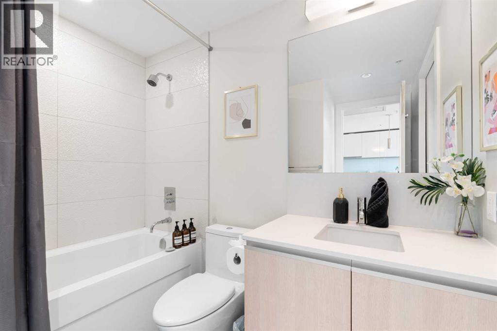 808, 1188 3 Street Se, Calgary, AB - Indoor Photo Showing Bathroom