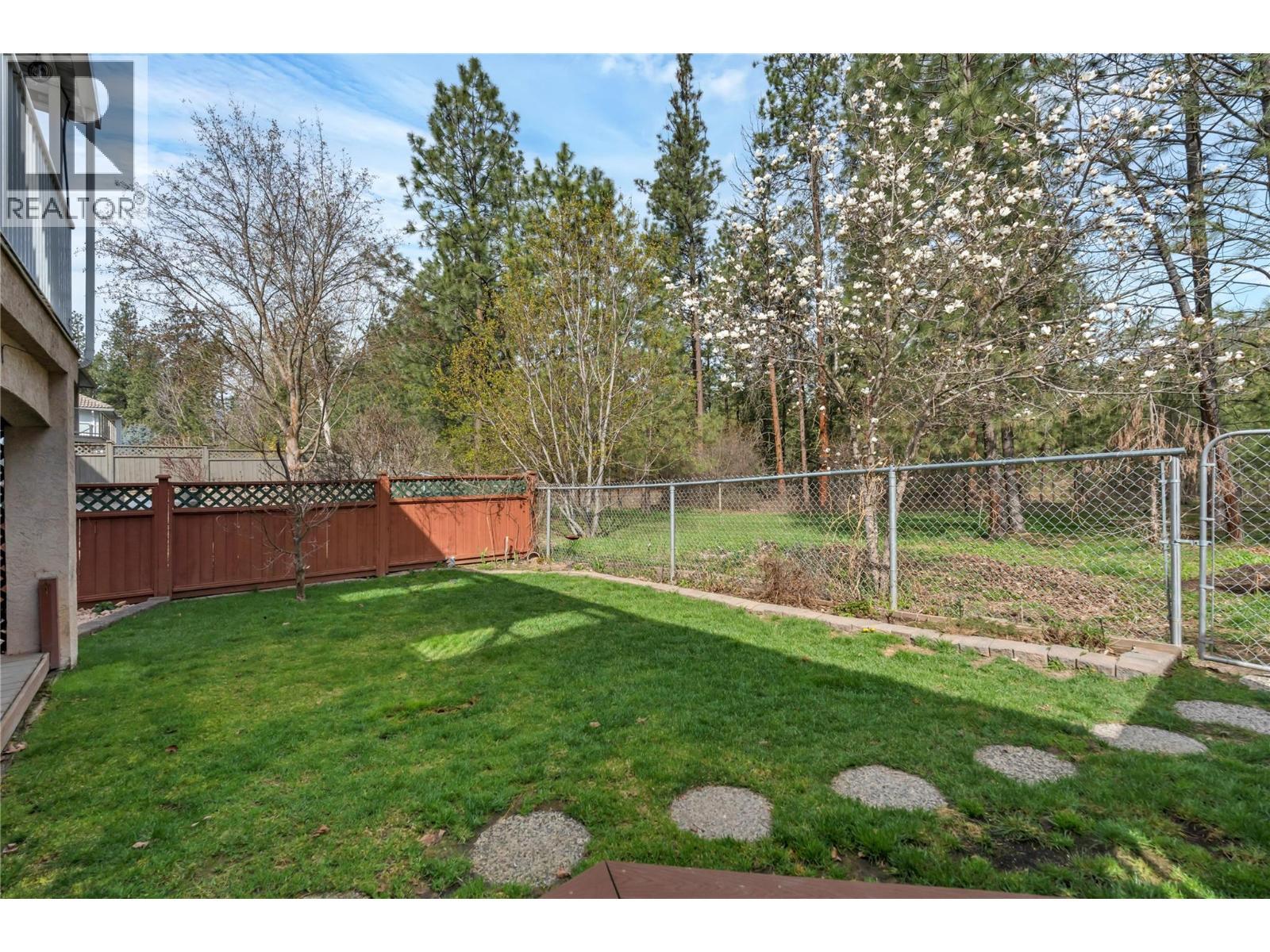 3008 Quail Crescent, Kelowna, BC - Outdoor With Backyard