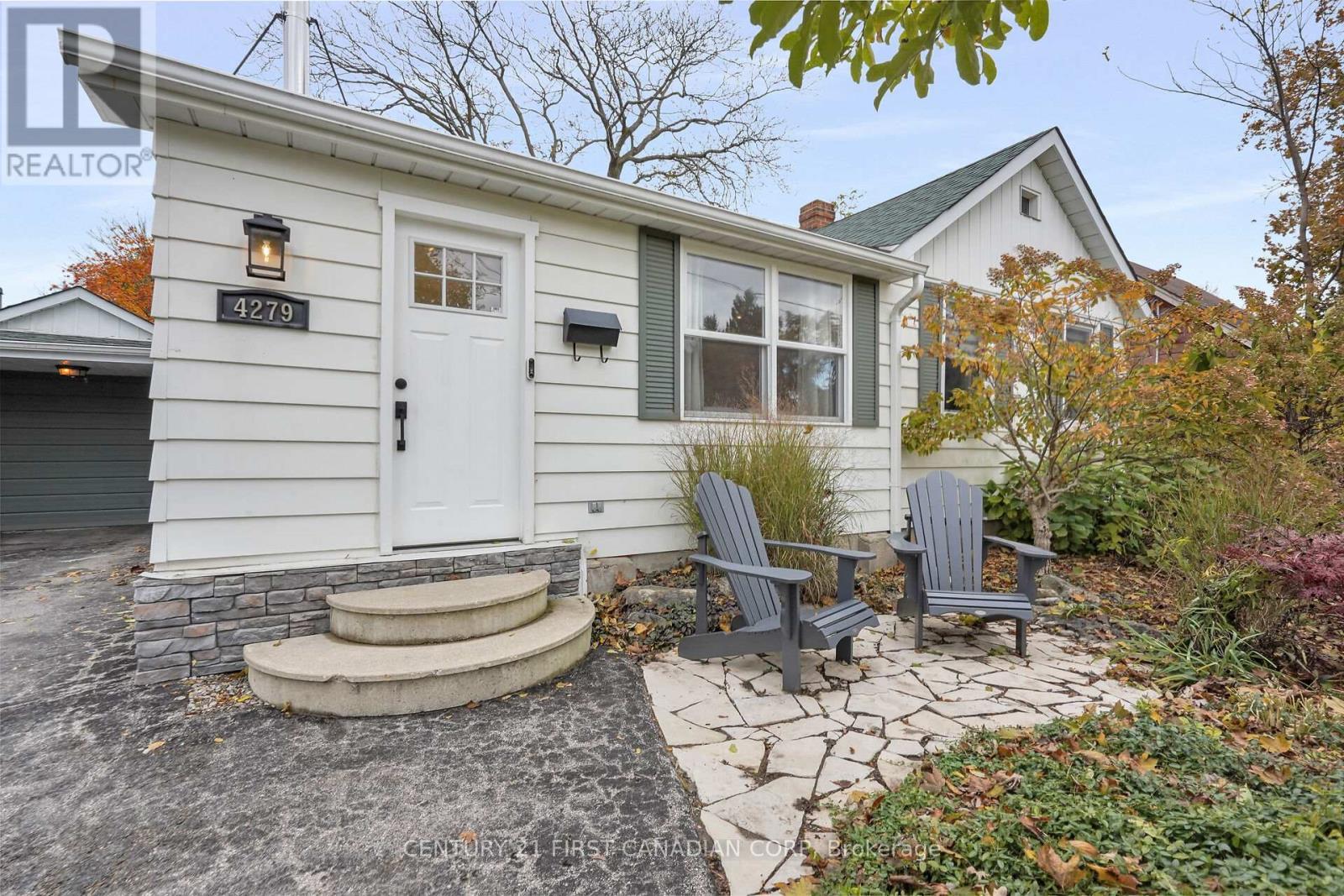 4279 South Routledge Road, London South (South V), ON - Outdoor