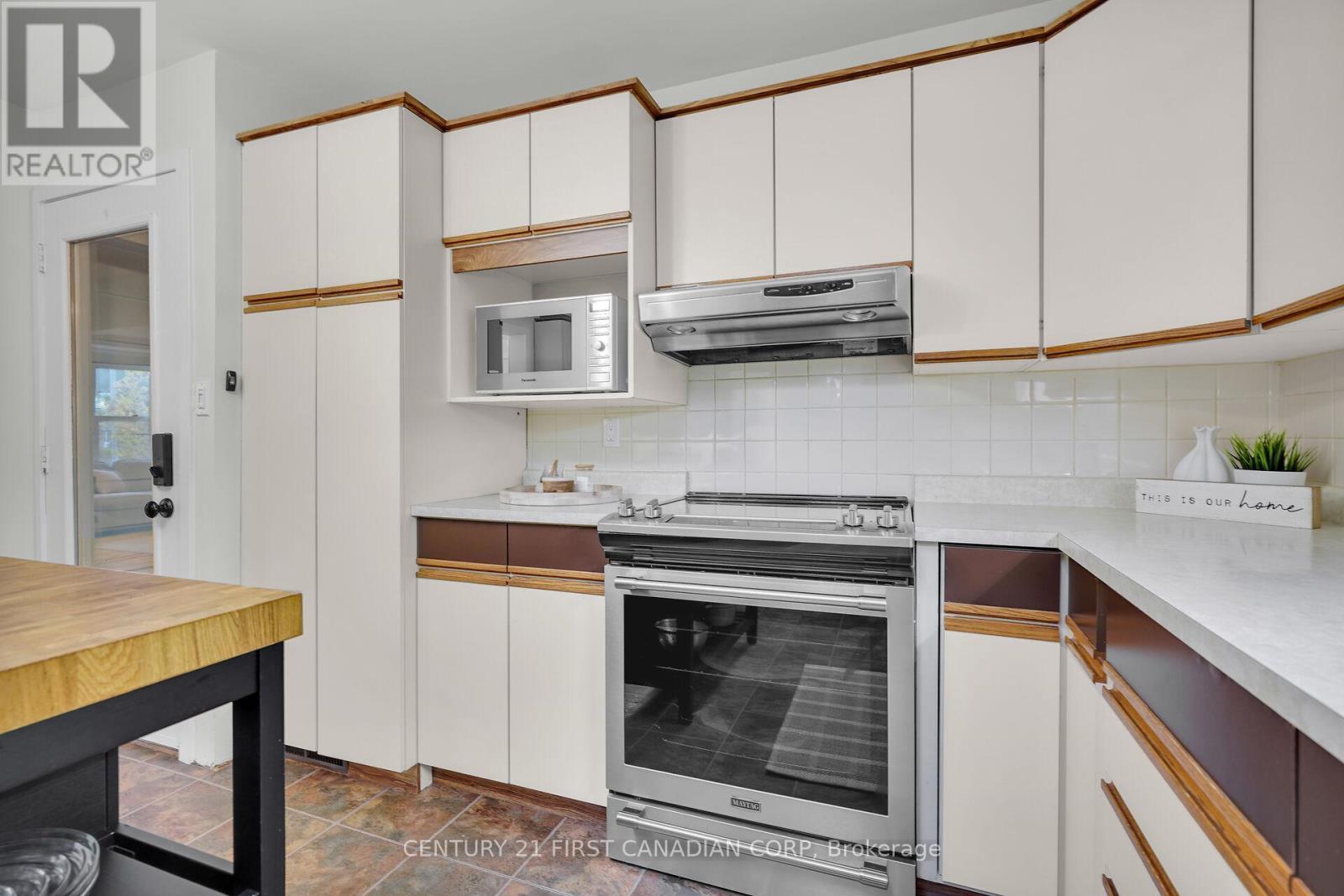 4279 South Routledge Road, London South (South V), ON - Indoor Photo Showing Kitchen