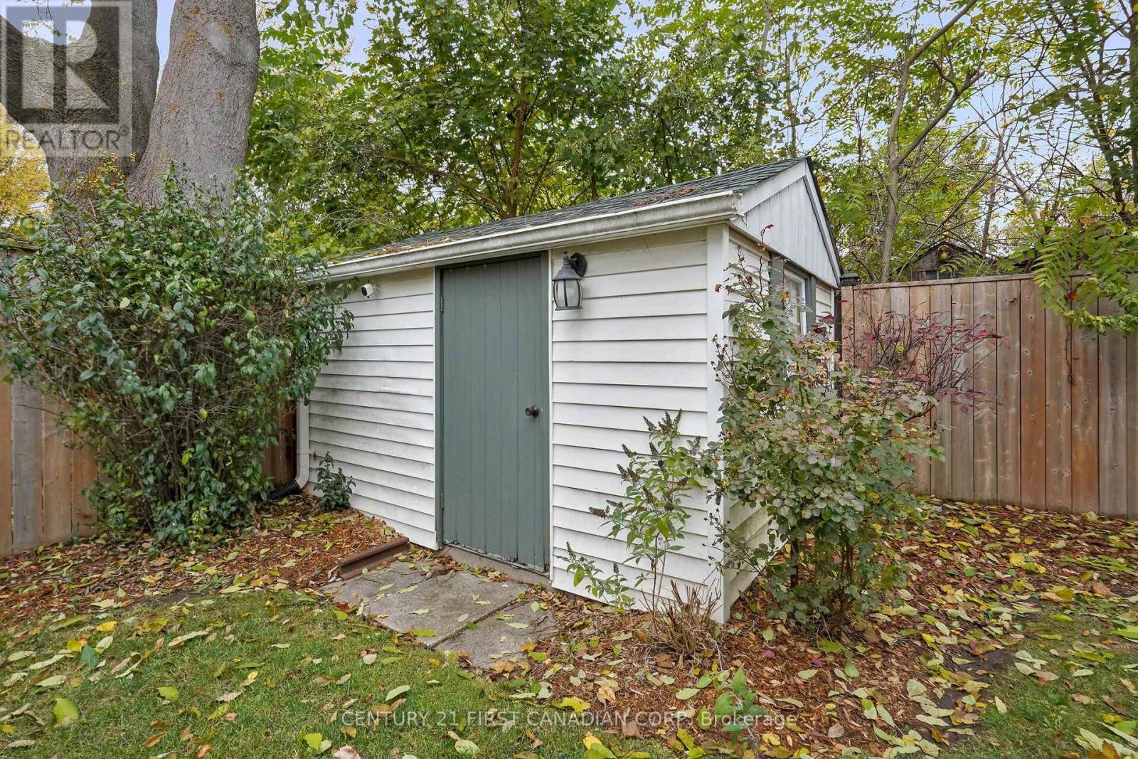 4279 South Routledge Road, London South (South V), ON - Outdoor