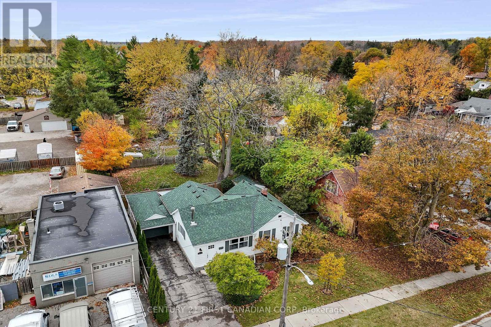 4279 South Routledge Road, London South (South V), ON - Outdoor