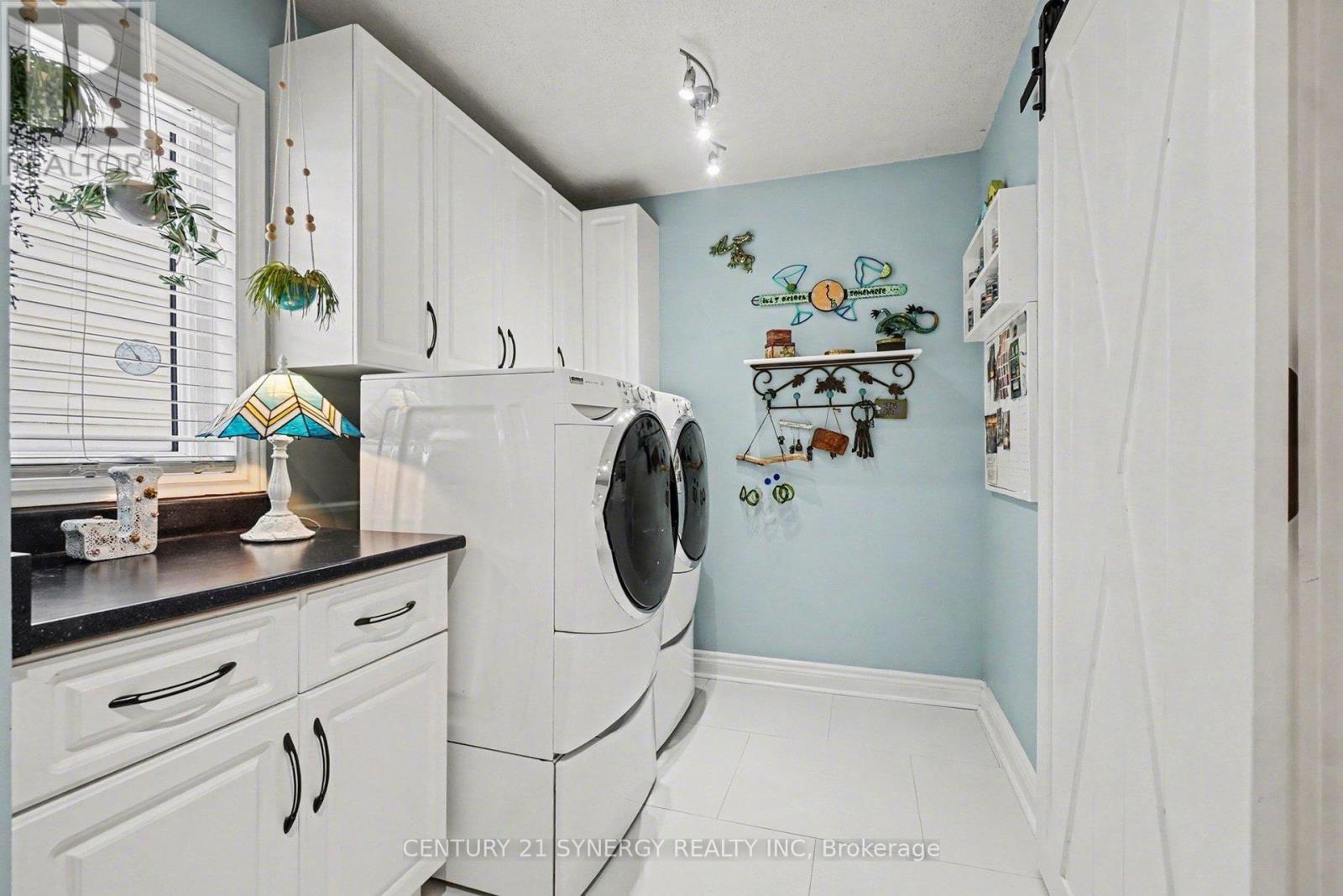1916 Leclair Crescent, Ottawa, ON - Indoor Photo Showing Laundry Room