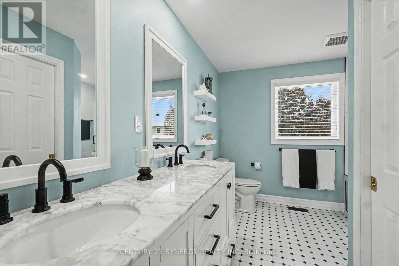 1916 Leclair Crescent, Ottawa, ON - Indoor Photo Showing Bathroom