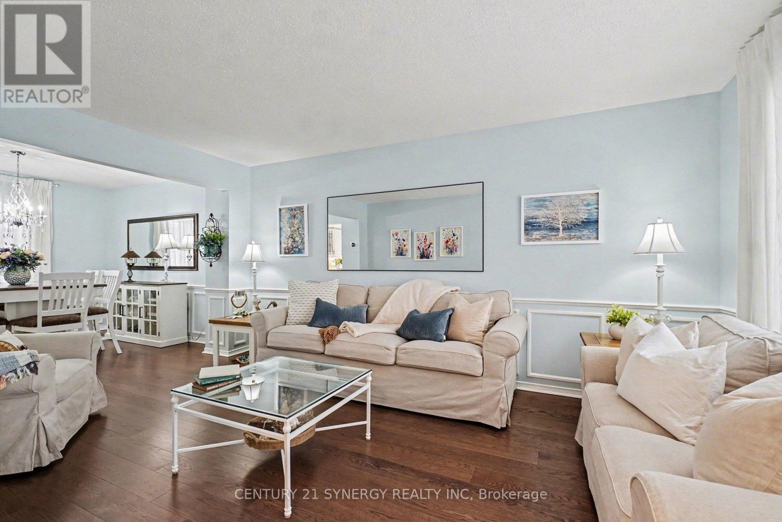 1916 Leclair Crescent, Ottawa, ON - Indoor Photo Showing Living Room