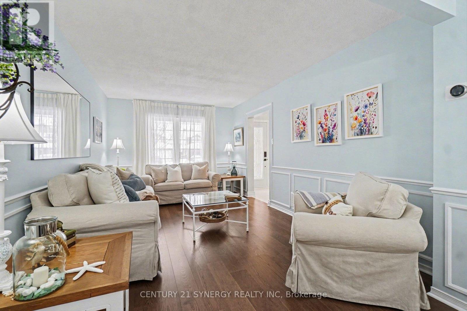 1916 Leclair Crescent, Ottawa, ON - Indoor Photo Showing Living Room