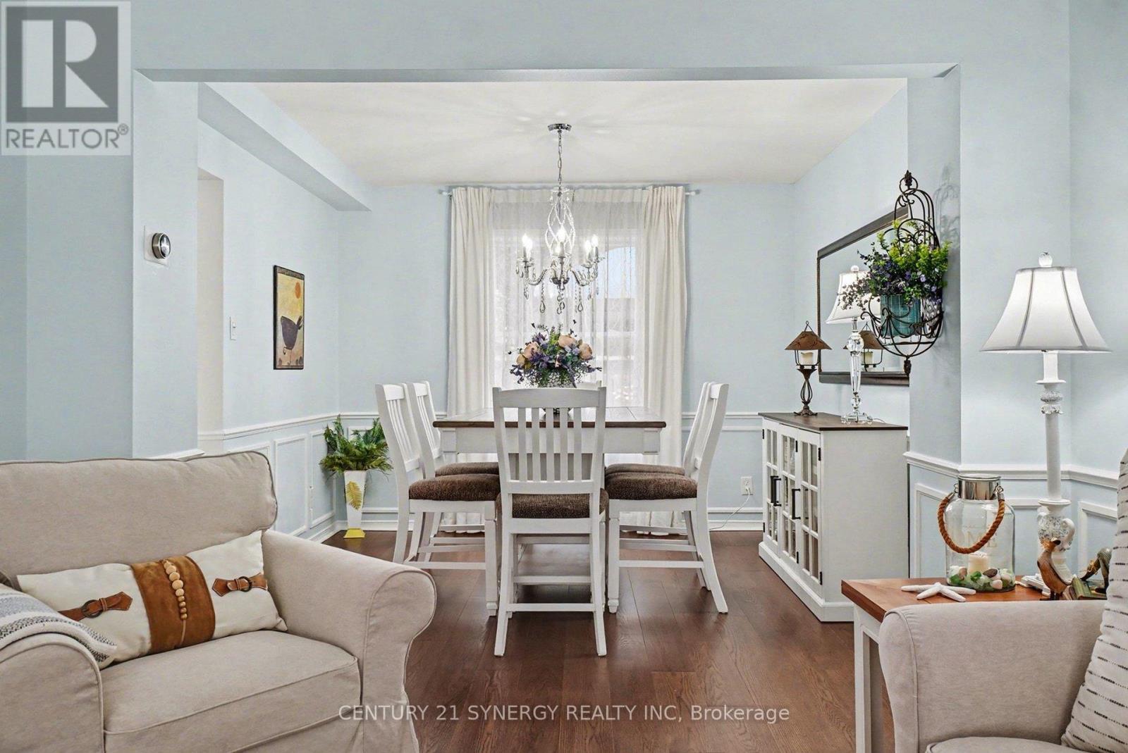 1916 Leclair Crescent, Ottawa, ON - Indoor Photo Showing Living Room