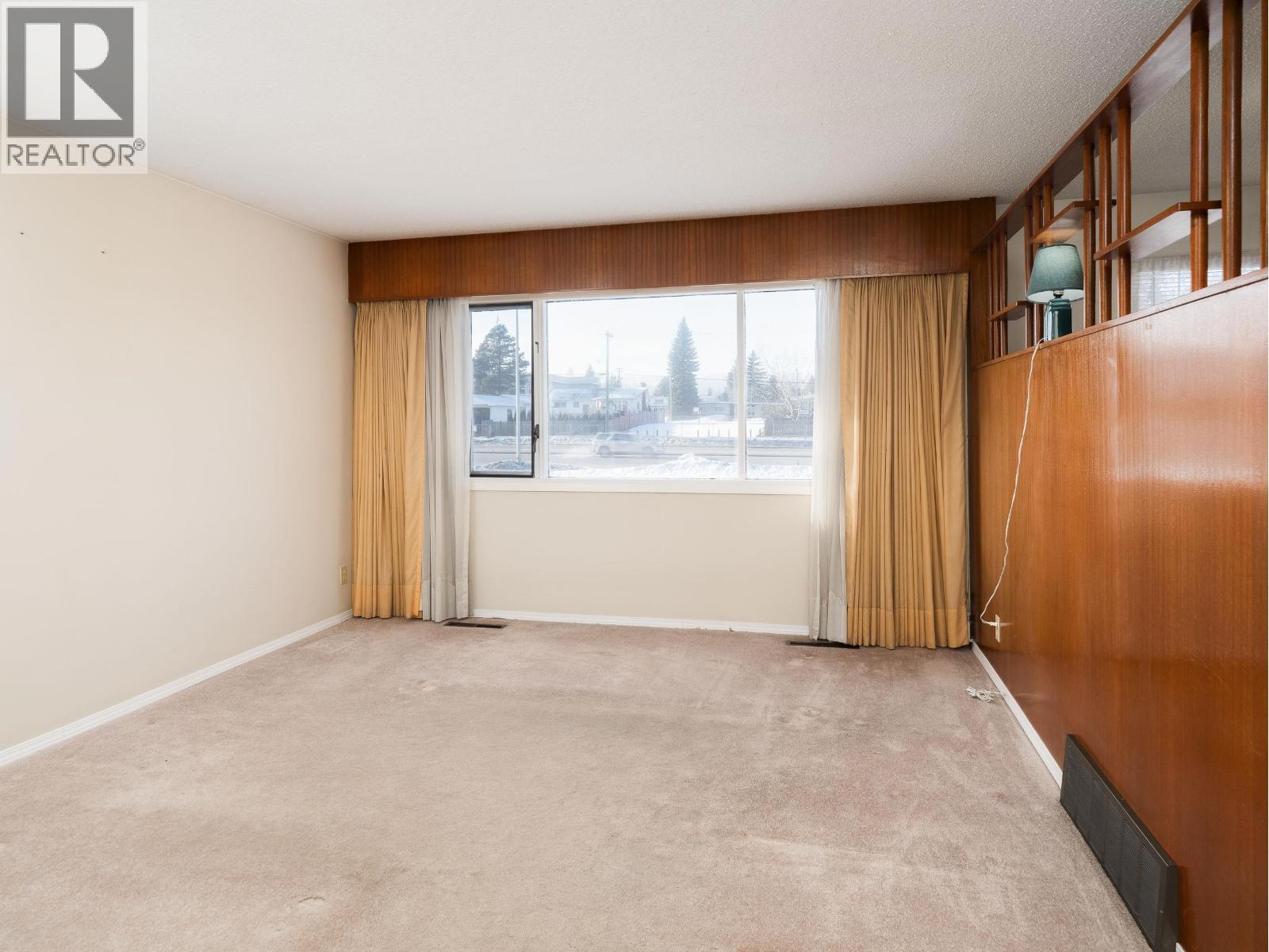 386 E Central Street, Prince George, BC - Indoor Photo Showing Other Room