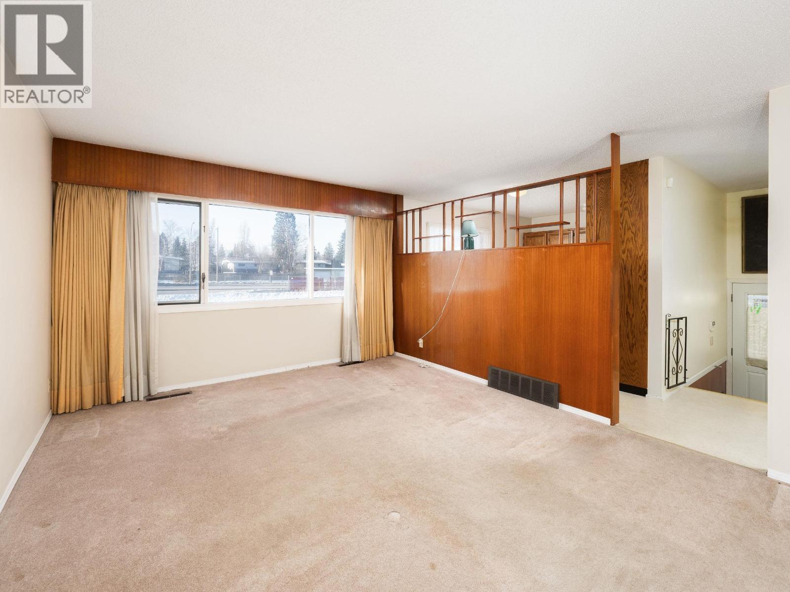 386 E Central Street, Prince George, BC - Indoor Photo Showing Other Room