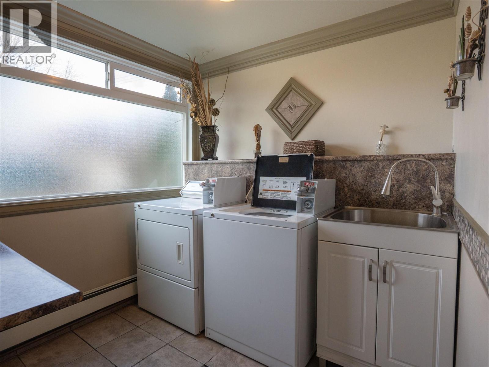 1300 Church St Street Unit# 102, Penticton, BC - Indoor Photo Showing Laundry Room