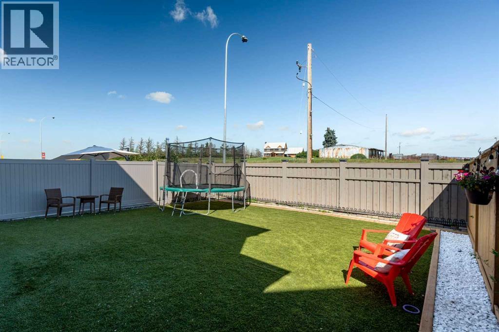 36 Magnolia Bay Se, Calgary, AB - Outdoor