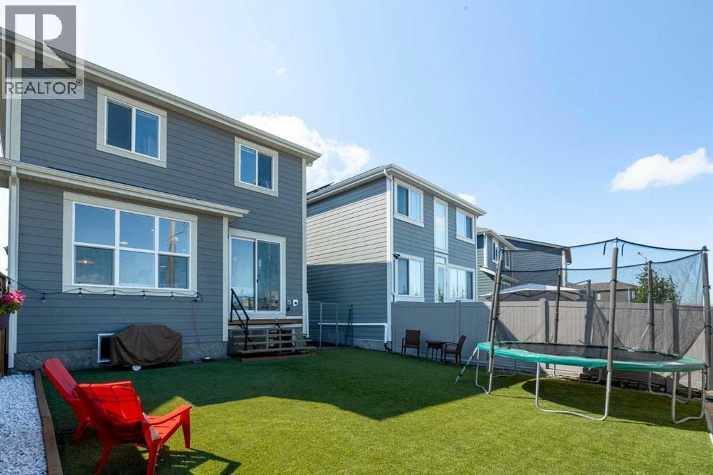 36 Magnolia Bay Se, Calgary, AB - Outdoor