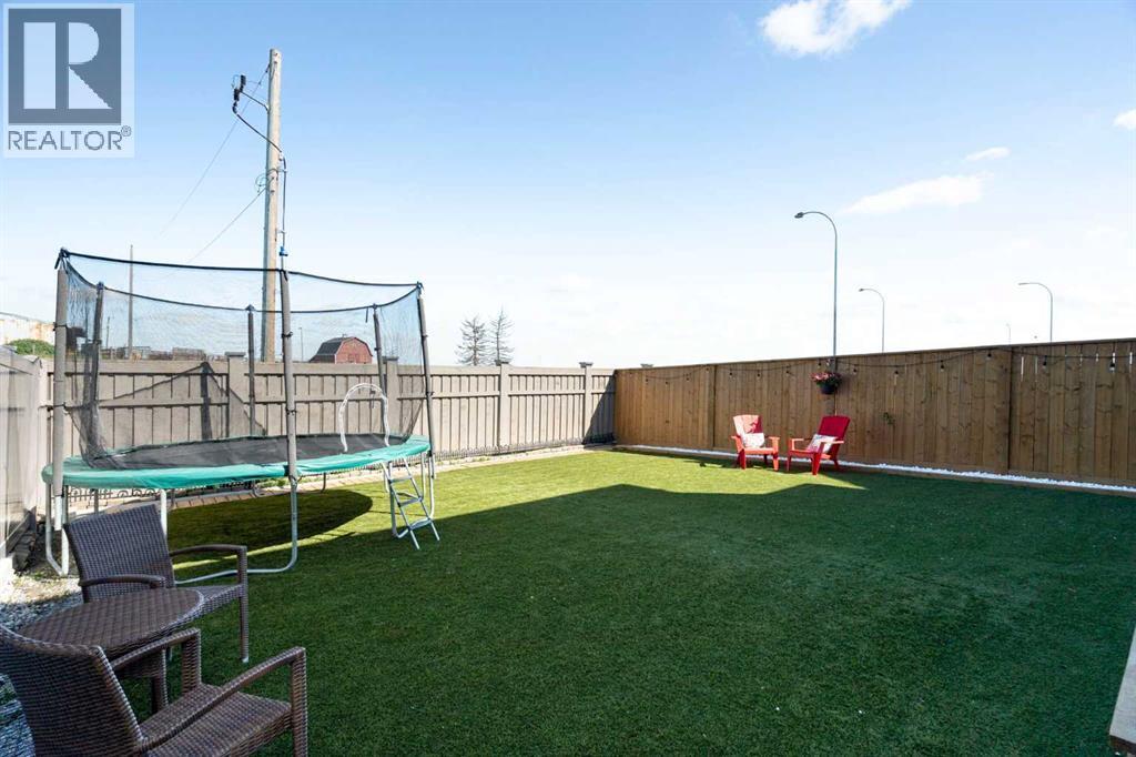 36 Magnolia Bay Se, Calgary, AB - Outdoor