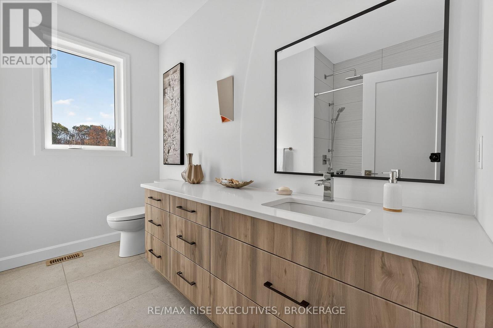 158 Summerside Drive, Frontenac (Frontenac South), ON - Indoor Photo Showing Bathroom