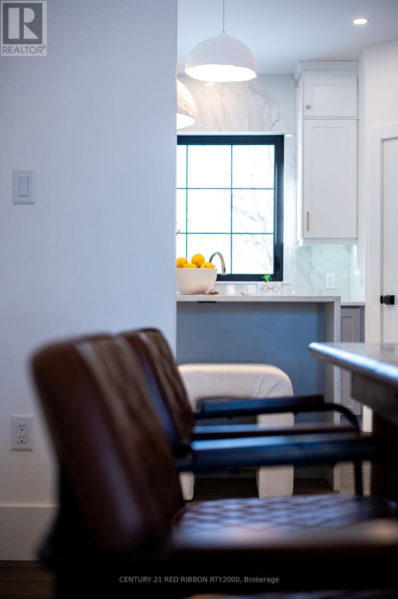 18 Mcnab Street, Strathroy-Caradoc (Se), ON - Indoor