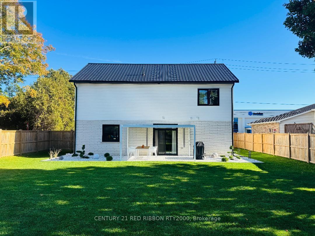 18 Mcnab Street, Strathroy-Caradoc (Se), ON - Outdoor