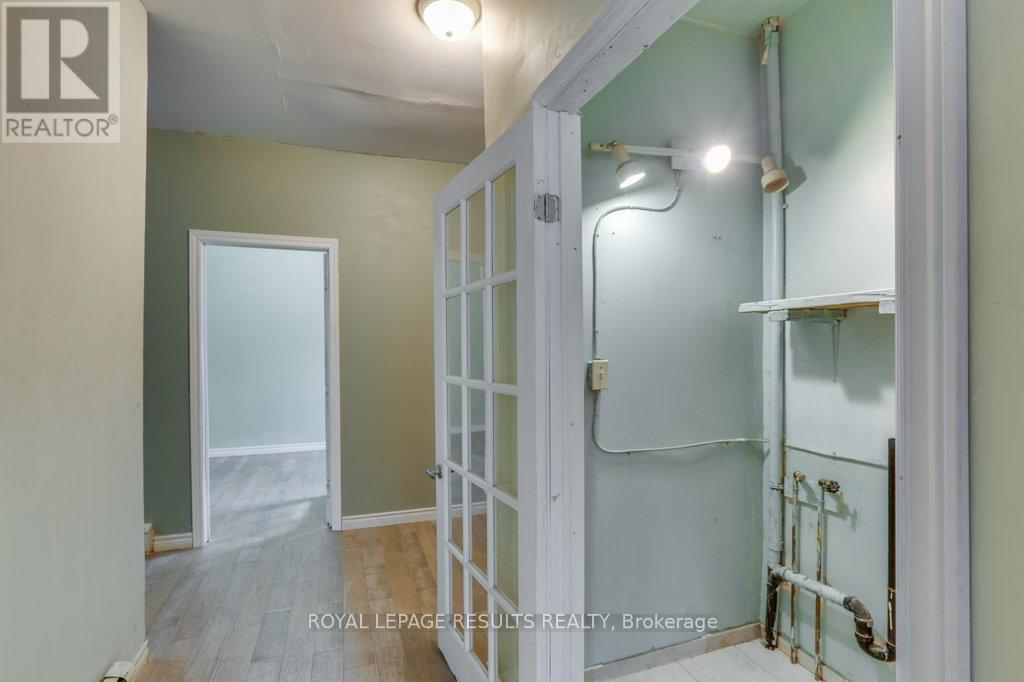42 Redan Street, St. Thomas, ON - Indoor Photo Showing Bathroom