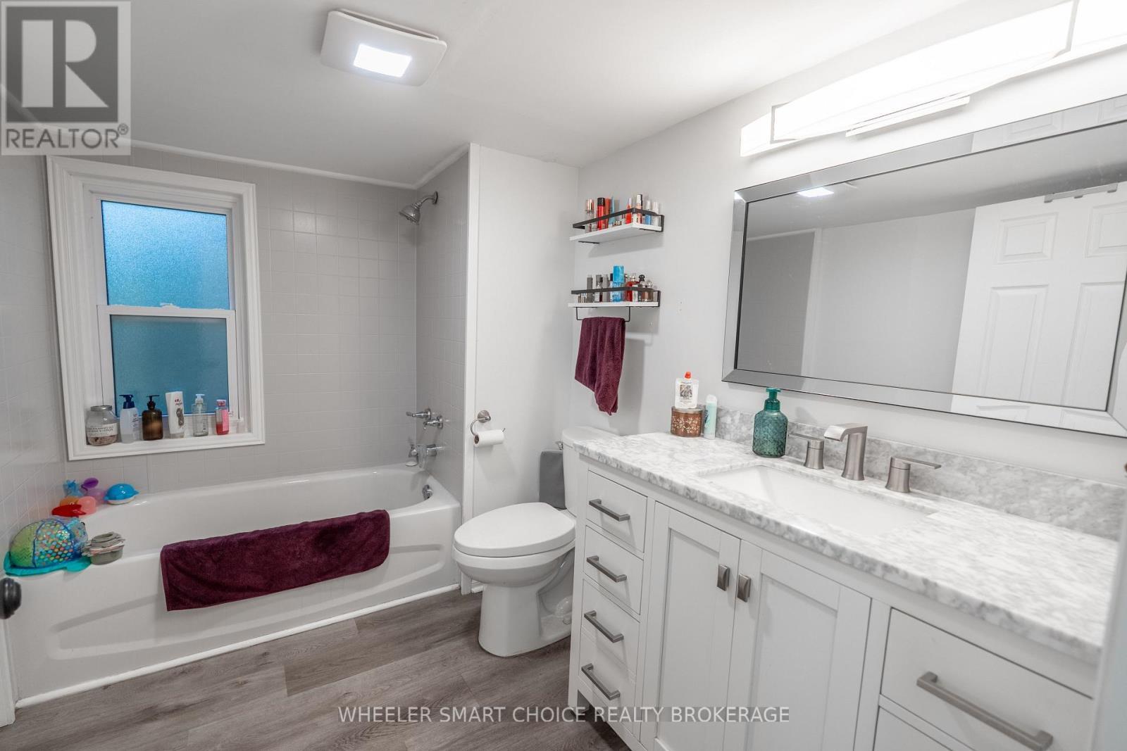 15904 Manning Road, South Stormont, ON - Indoor Photo Showing Bathroom
