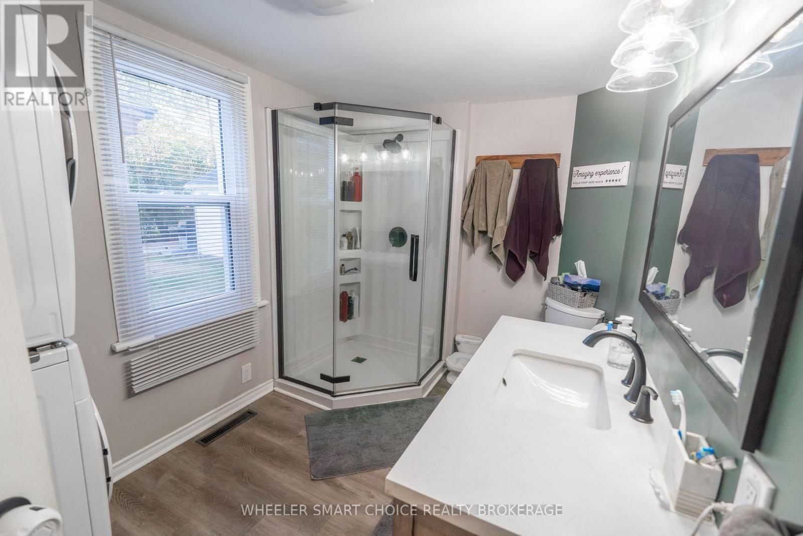 15904 Manning Road, South Stormont, ON - Indoor Photo Showing Bathroom