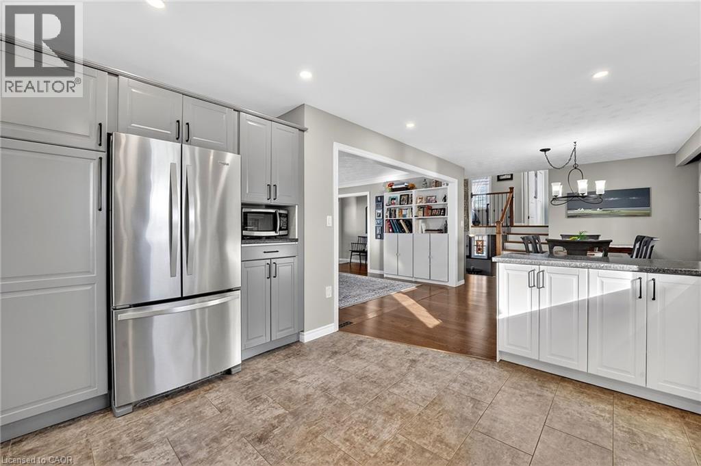 6140 Sixteen Road, West Lincoln, ON - Indoor Photo Showing Kitchen With Stainless Steel Kitchen