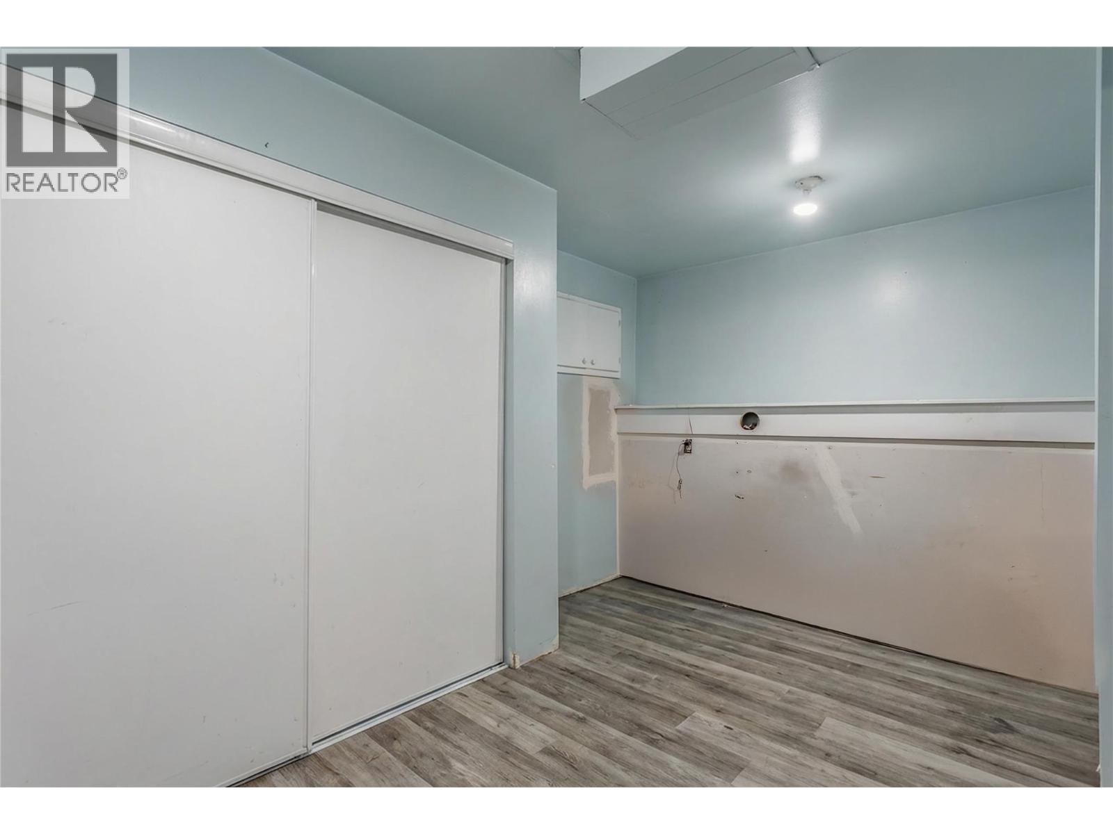 Legal Suite Bedroom #2 - 758 Josselyn Court, Kelowna, BC - Indoor Photo Showing Other Room