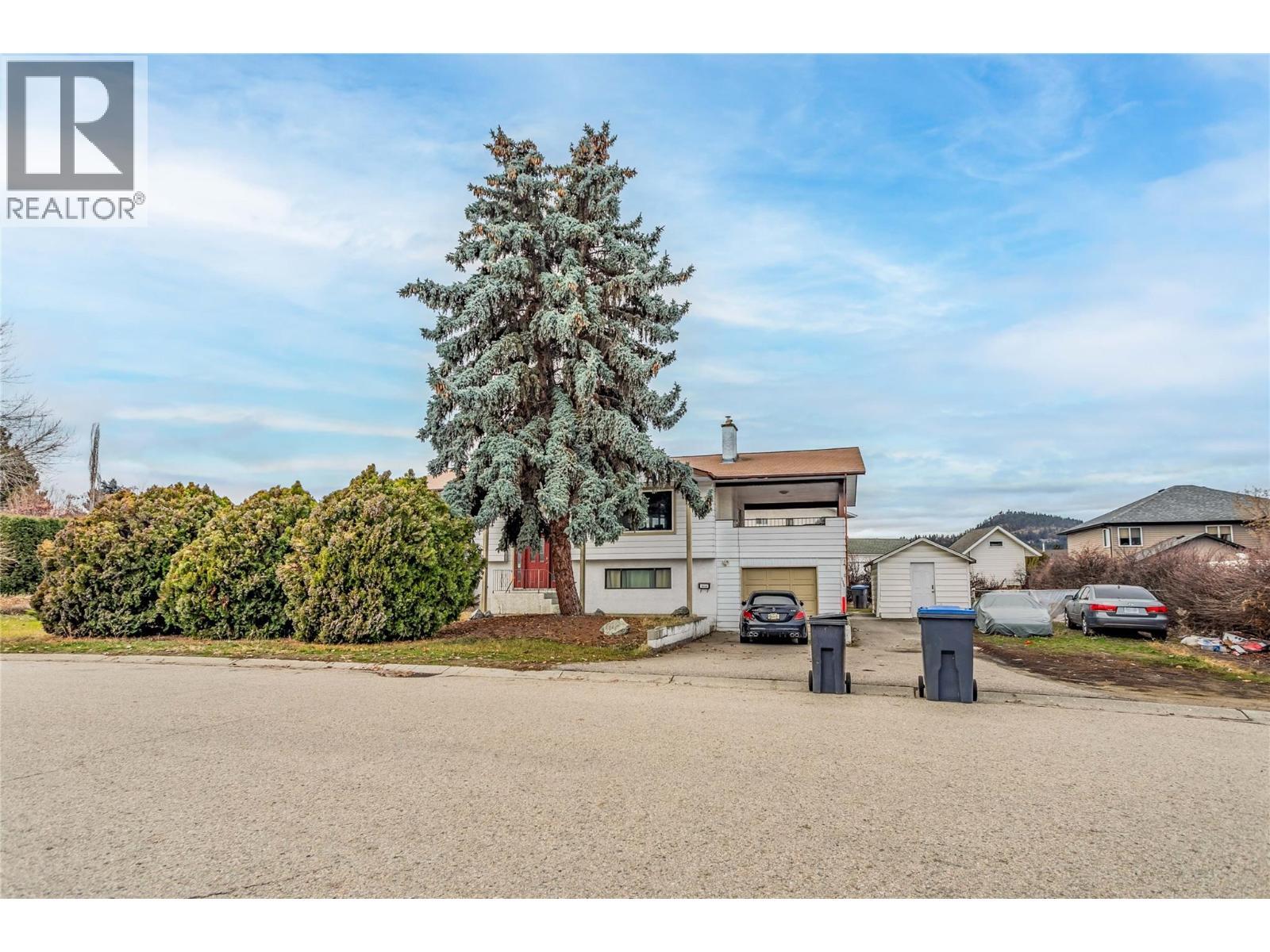 758 Josselyn Court, Kelowna, BC - Outdoor