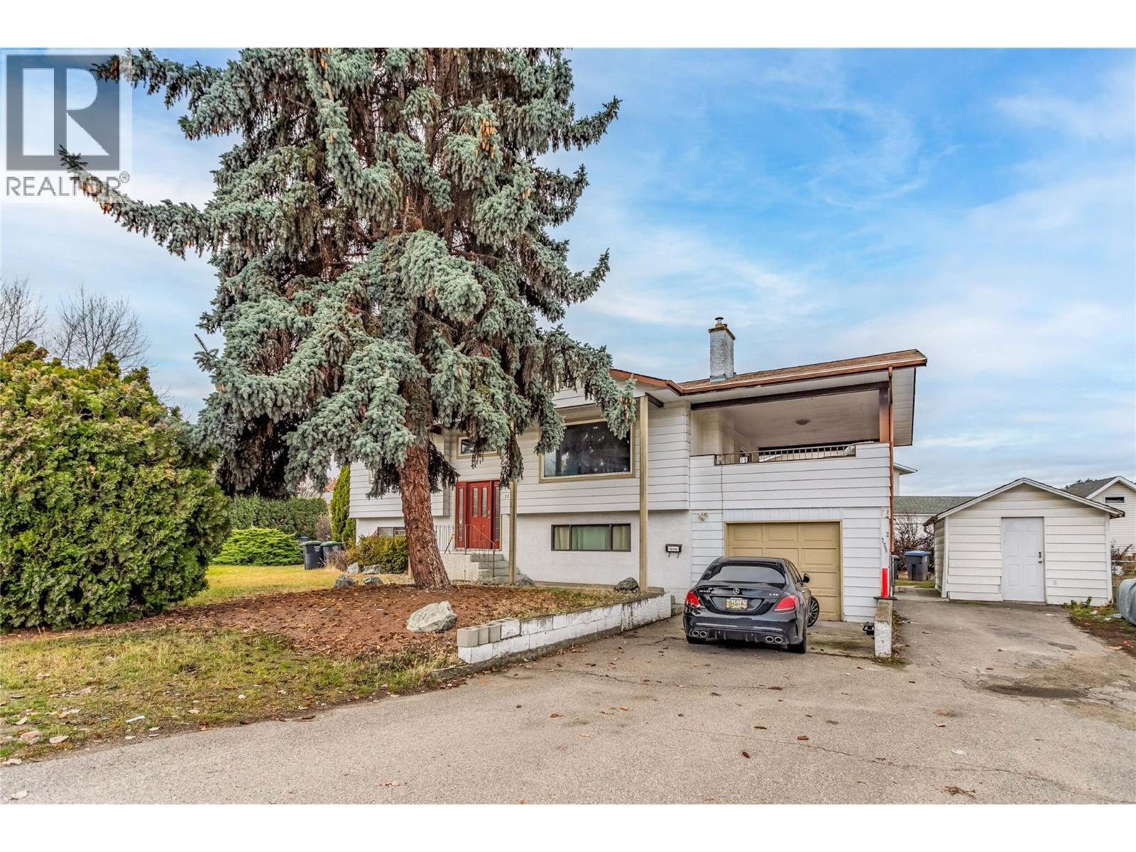 758 Josselyn Court, Kelowna, BC - Outdoor