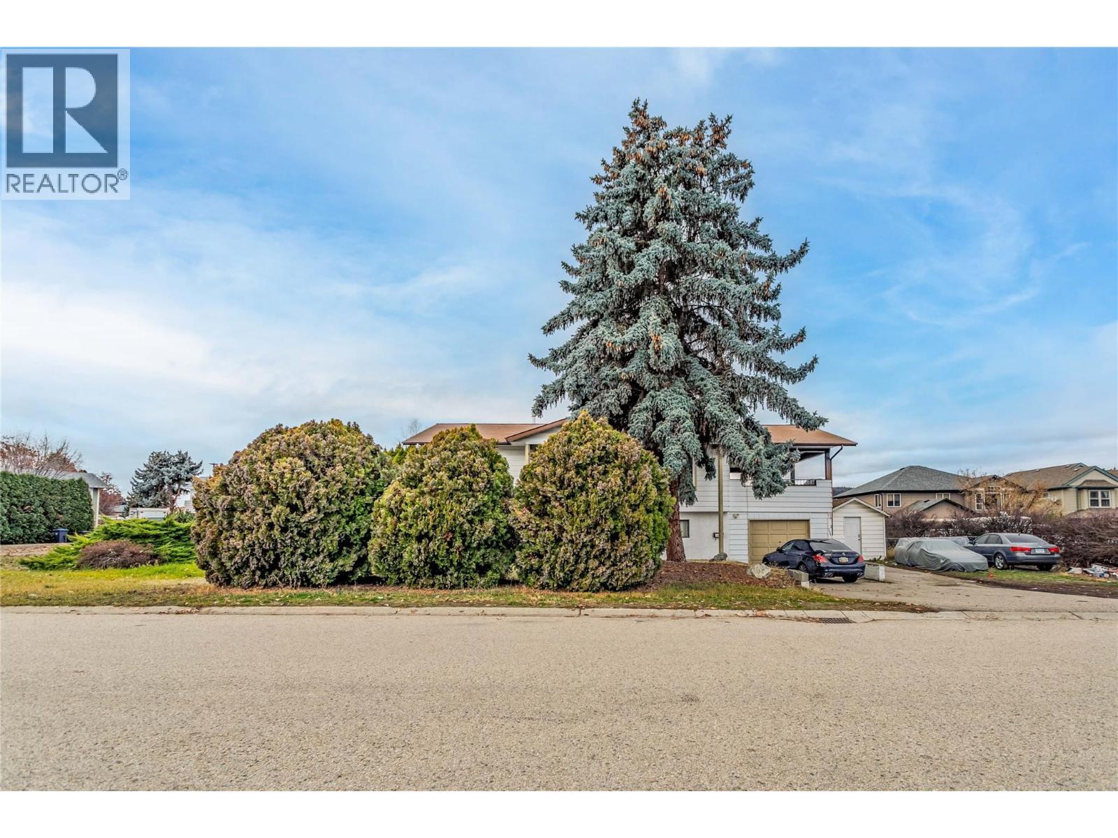 758 Josselyn Court, Kelowna, BC - Outdoor