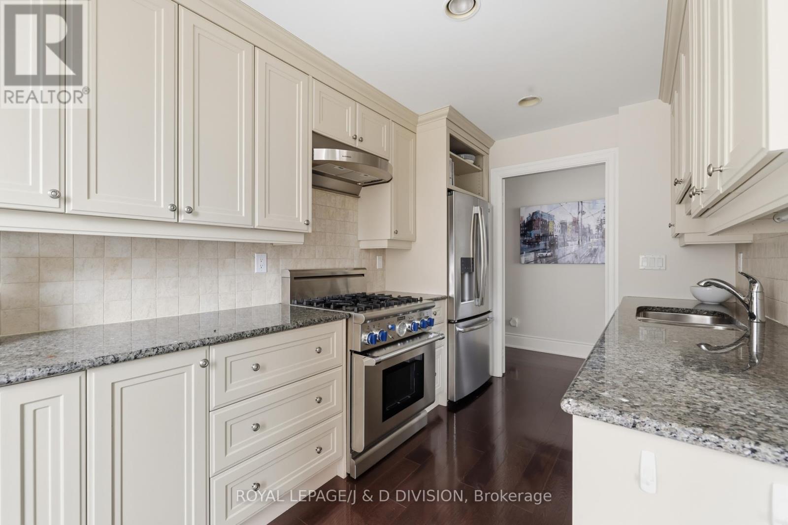 High-End Appliances, Plenty of Storage - 401 - 55 Delisle Avenue, Toronto, ON - Indoor Photo Showing Kitchen With Upgraded Kitchen