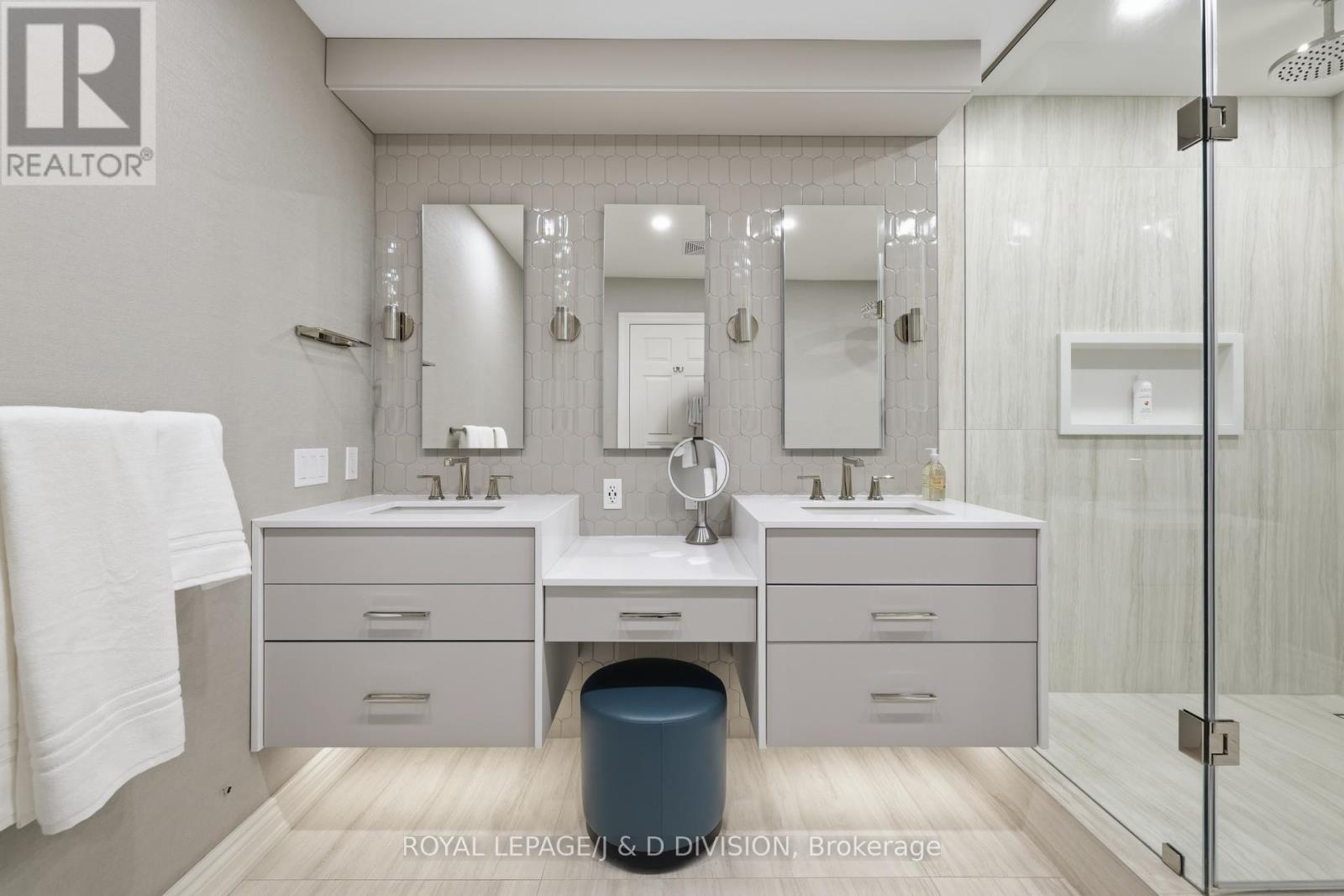 Primary Ensuite Bathroom - 401 - 55 Delisle Avenue, Toronto, ON - Indoor Photo Showing Bathroom