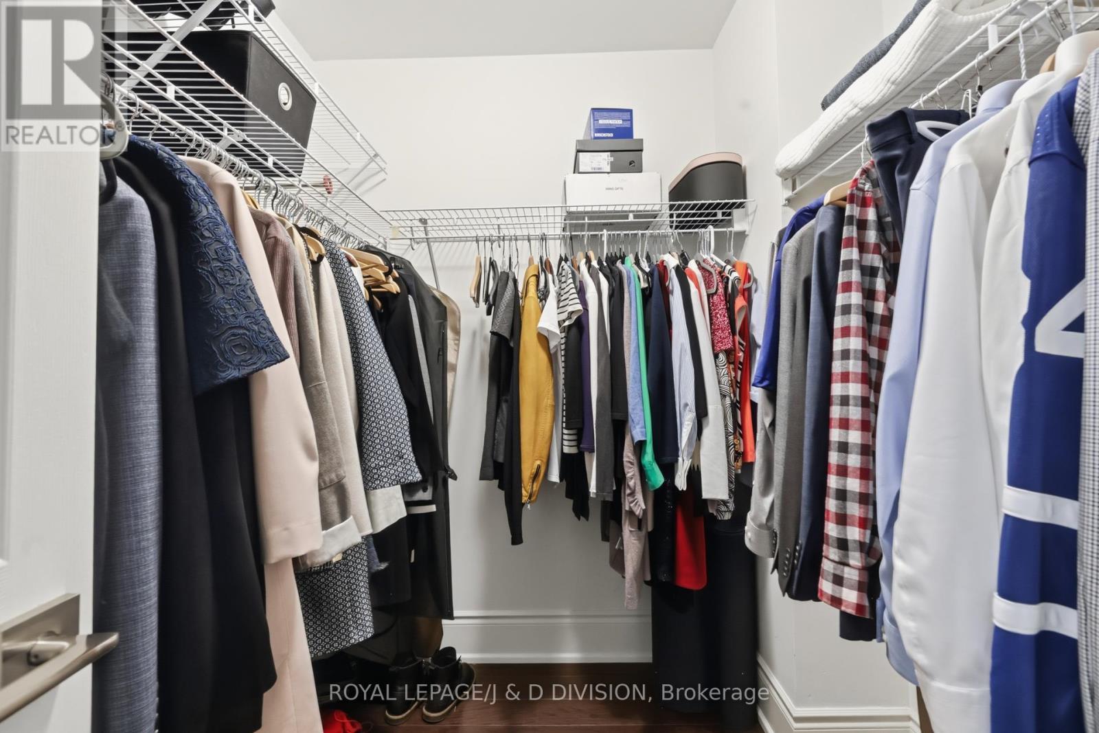 Walk-In Closet - 401 - 55 Delisle Avenue, Toronto, ON - Indoor With Storage