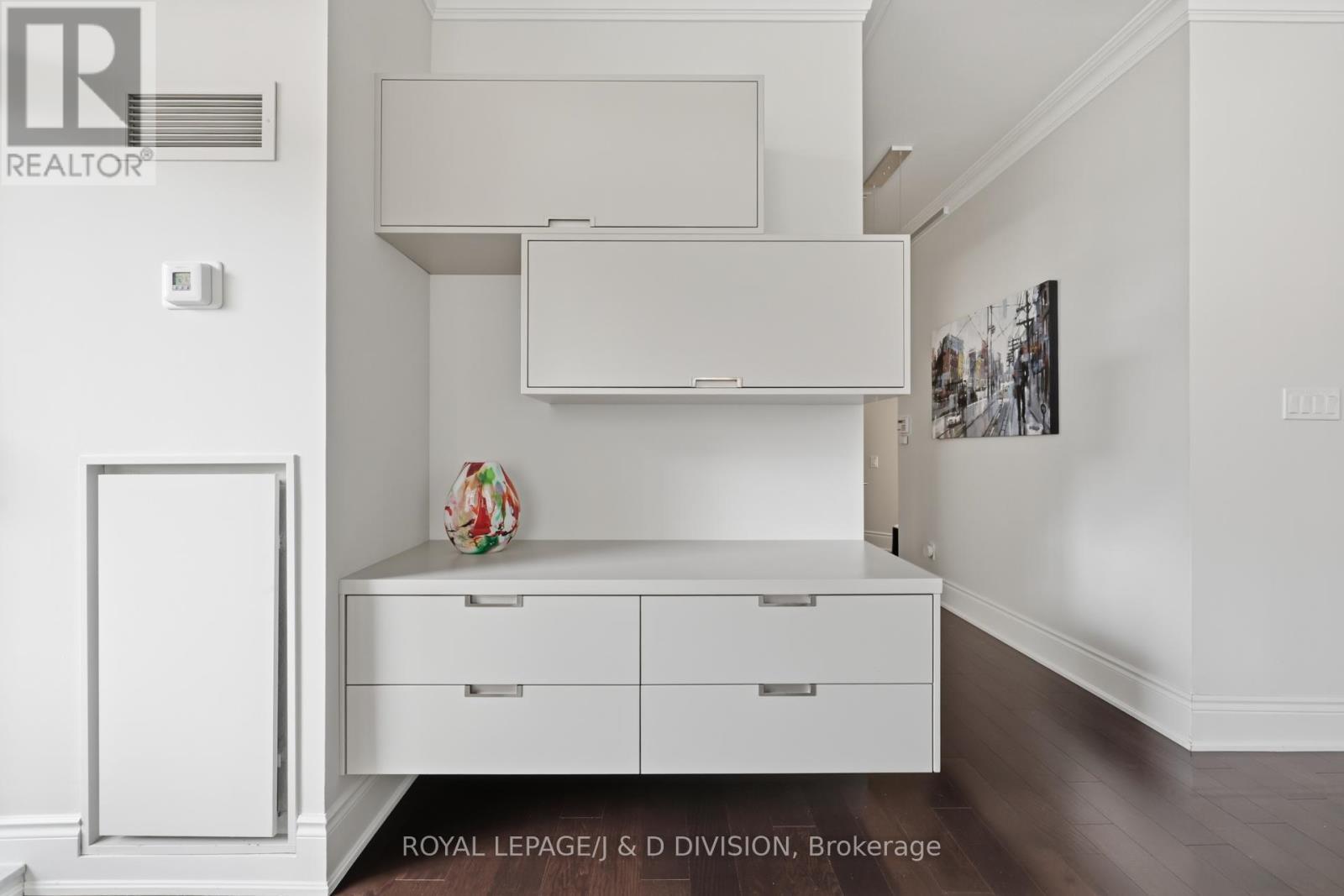 Dining Room Storage - 401 - 55 Delisle Avenue, Toronto, ON - Indoor Photo Showing Other Room