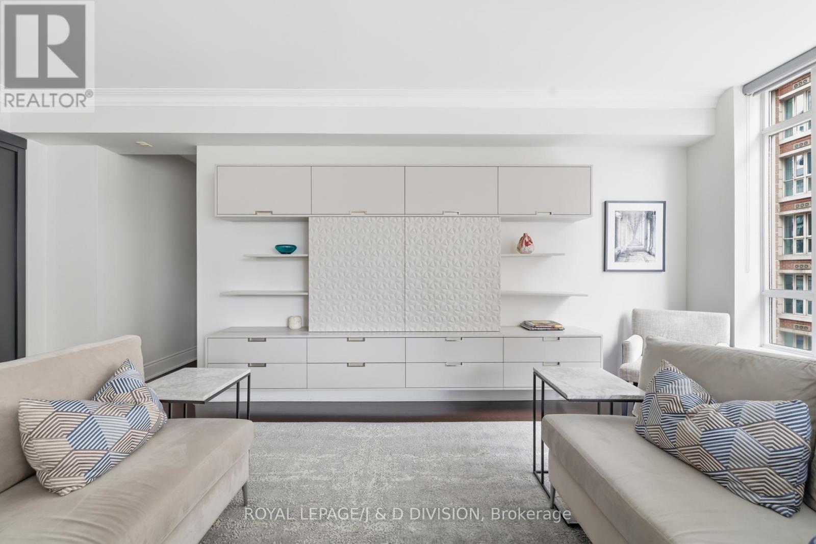 BI Entertainment Wall - 401 - 55 Delisle Avenue, Toronto, ON - Indoor Photo Showing Other Room