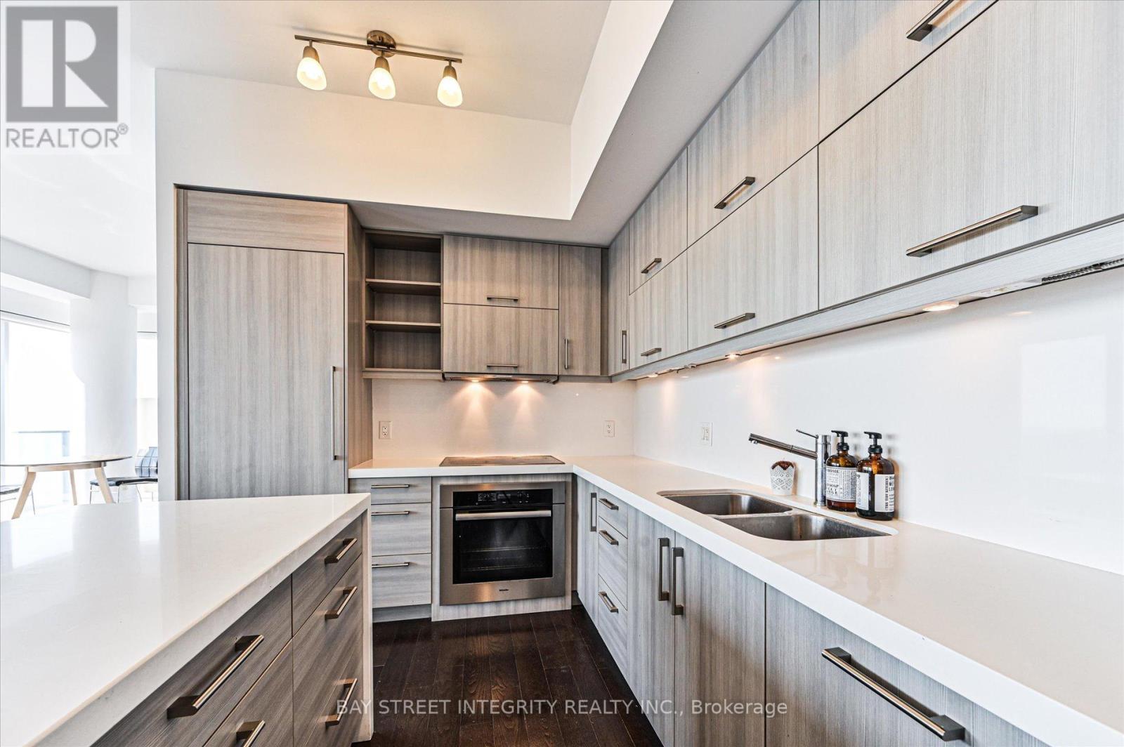 5302 - 1080 Bay Street, Toronto, ON - Indoor Photo Showing Kitchen With Double Sink With Upgraded Kitchen