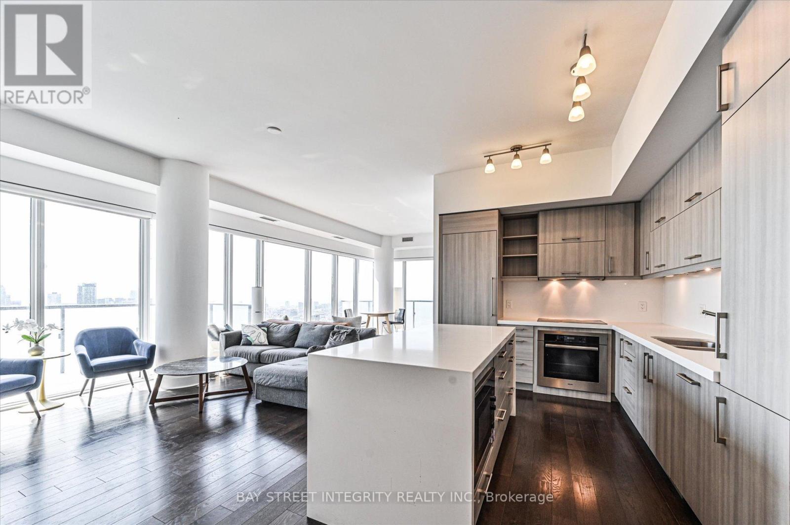 5302 - 1080 Bay Street, Toronto, ON - Indoor Photo Showing Kitchen With Double Sink With Upgraded Kitchen