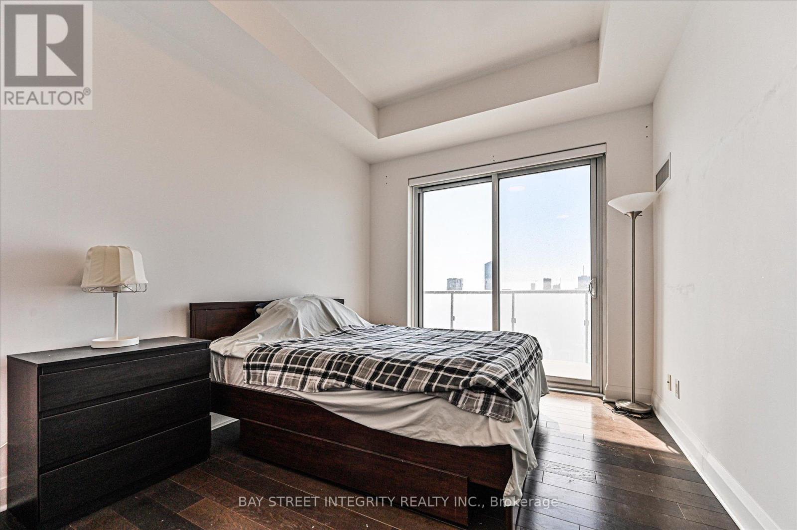 5302 - 1080 Bay Street, Toronto, ON - Indoor Photo Showing Bedroom