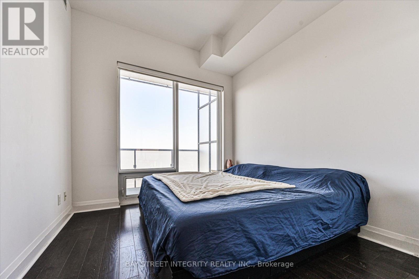 5302 - 1080 Bay Street, Toronto, ON - Indoor Photo Showing Bedroom