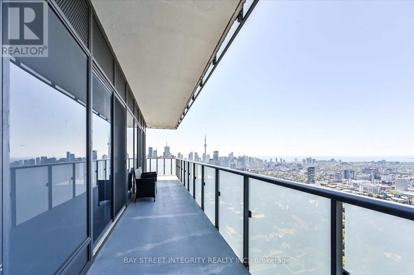 5302 - 1080 Bay Street, Toronto, ON - Outdoor With View With Exterior