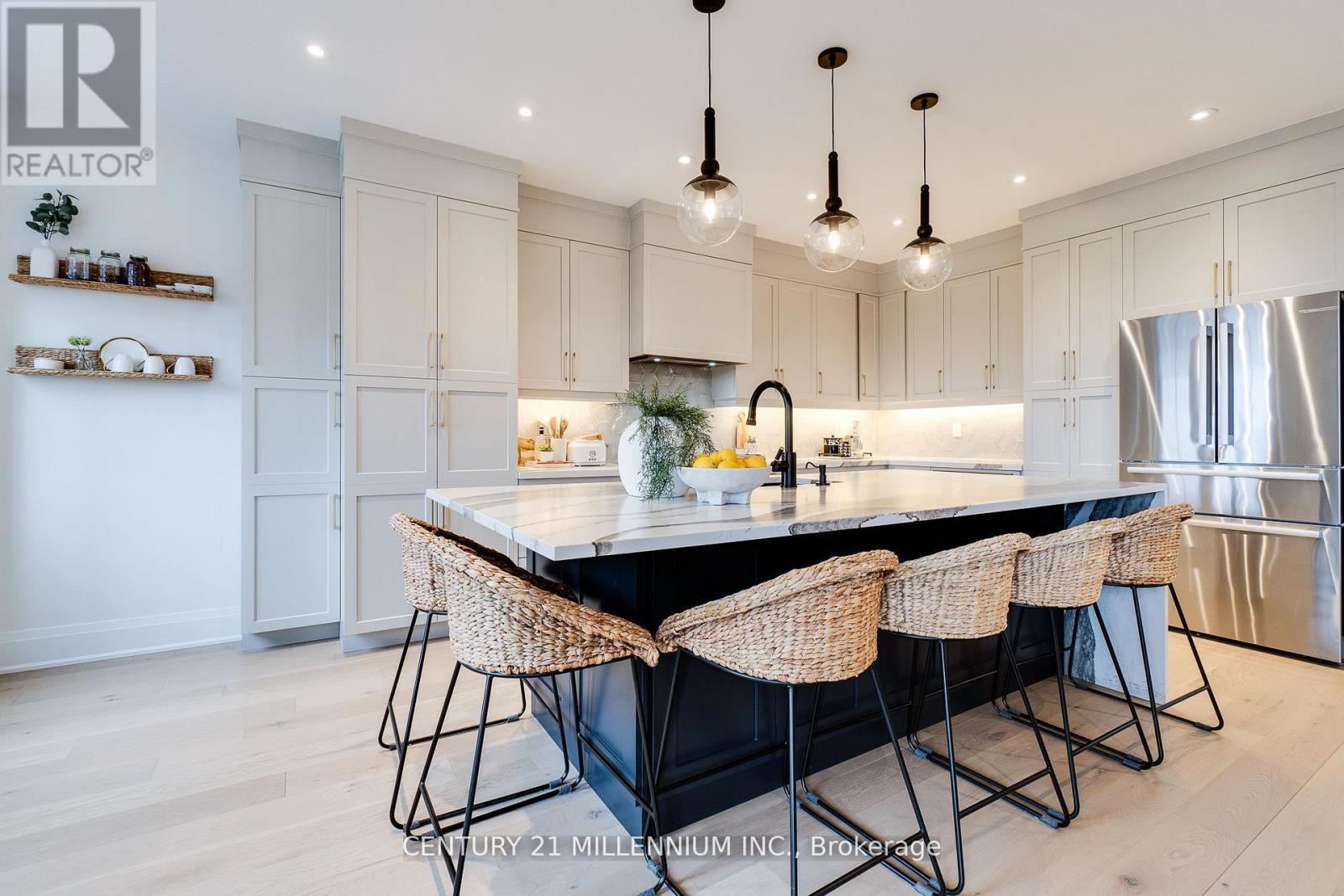 1956 Don White Court, Oshawa, ON - Indoor Photo Showing Kitchen With Upgraded Kitchen