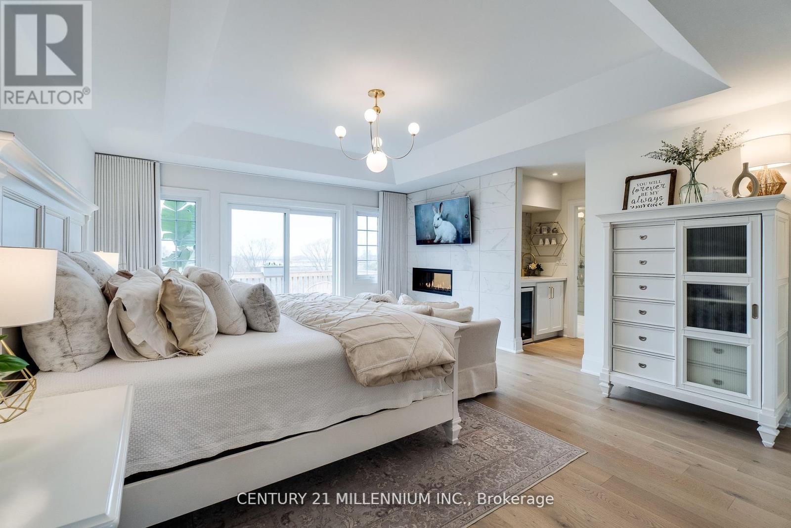 1956 Don White Court, Oshawa, ON - Indoor Photo Showing Bedroom