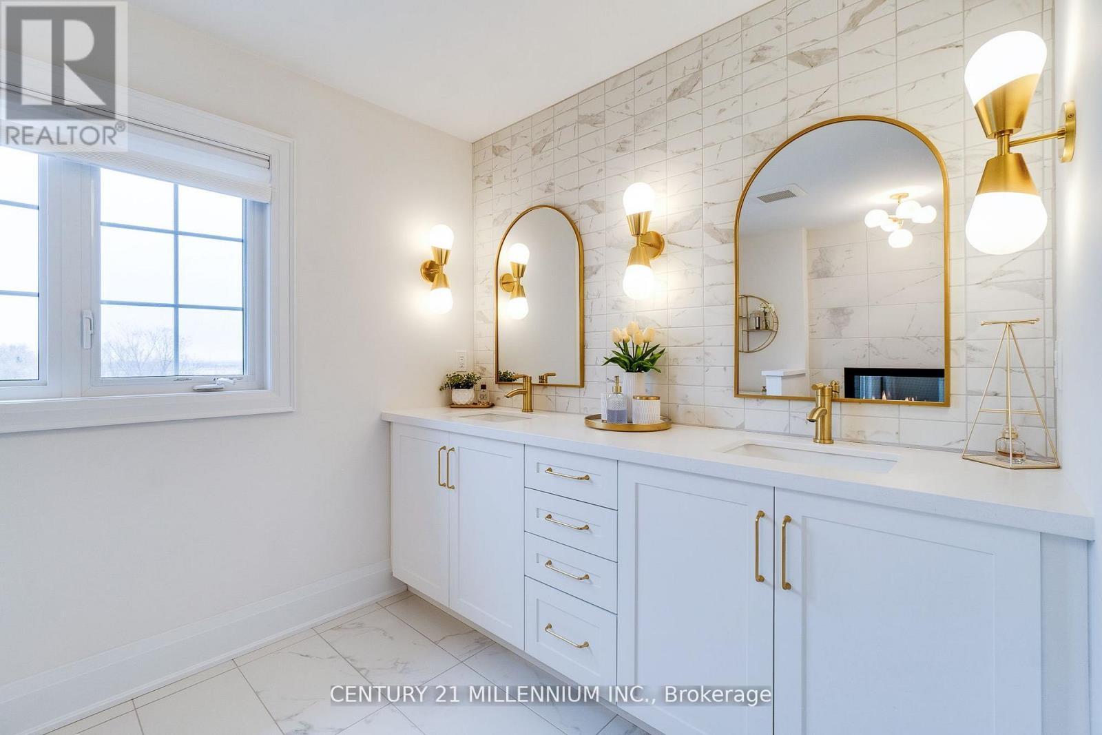 1956 Don White Court, Oshawa, ON - Indoor Photo Showing Bathroom
