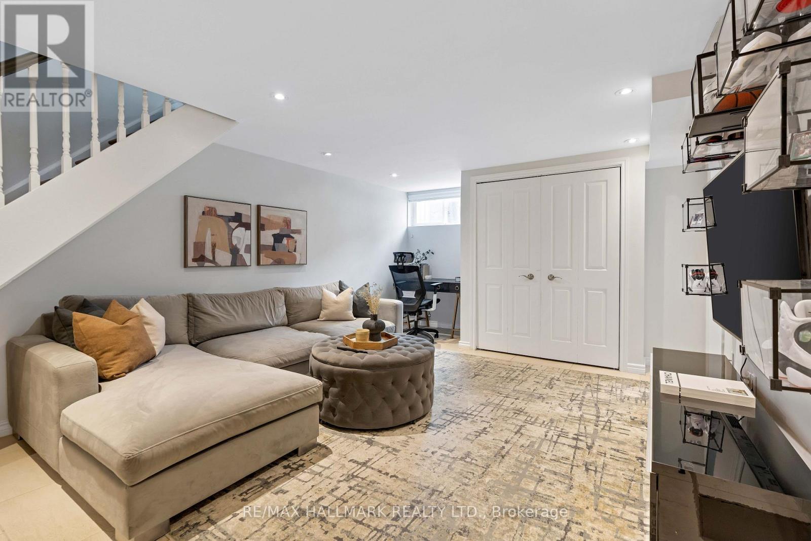274 Gowan Avenue, Toronto, ON - Indoor Photo Showing Living Room