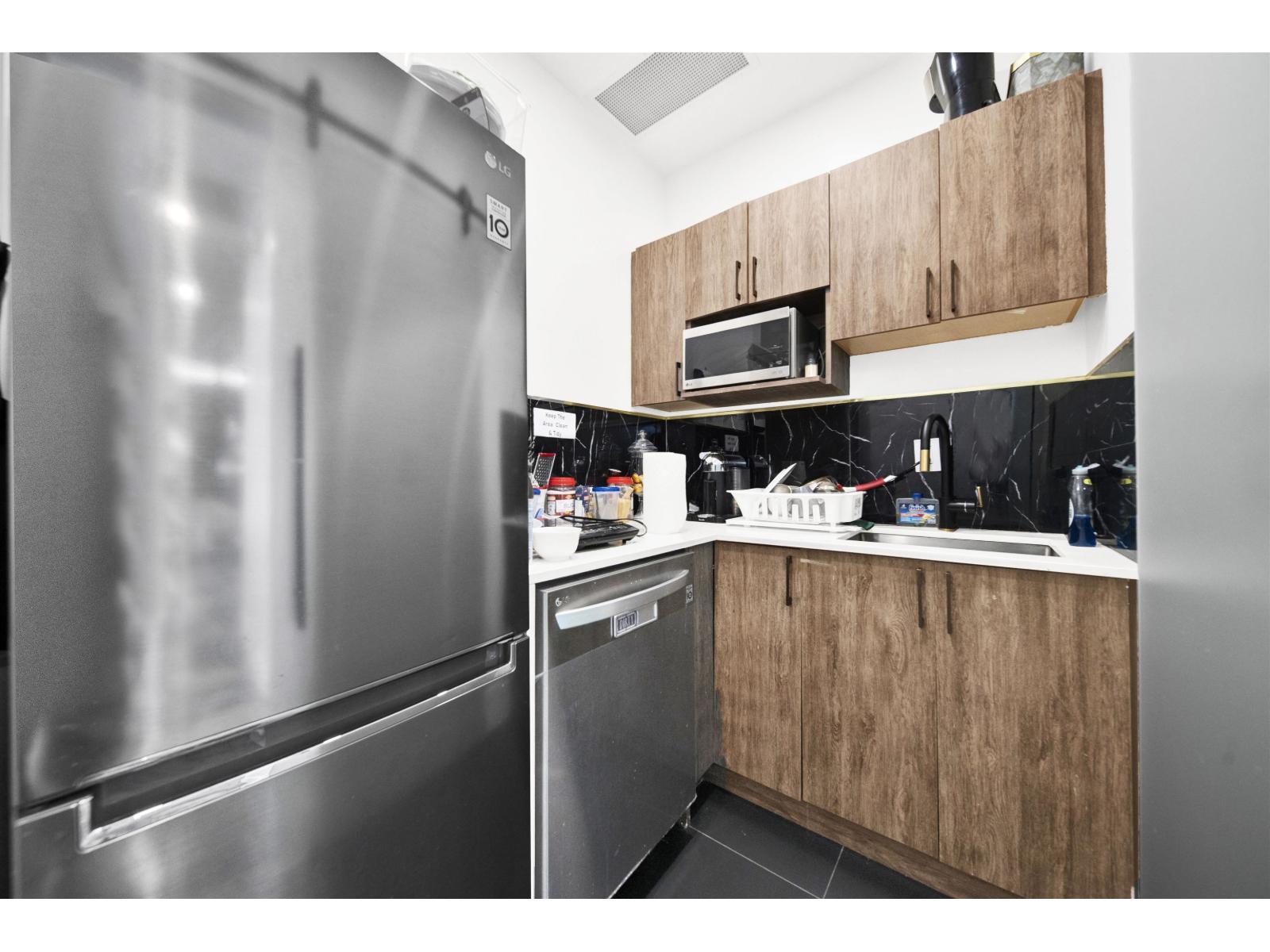 402 8318 120 Street, Surrey, BC