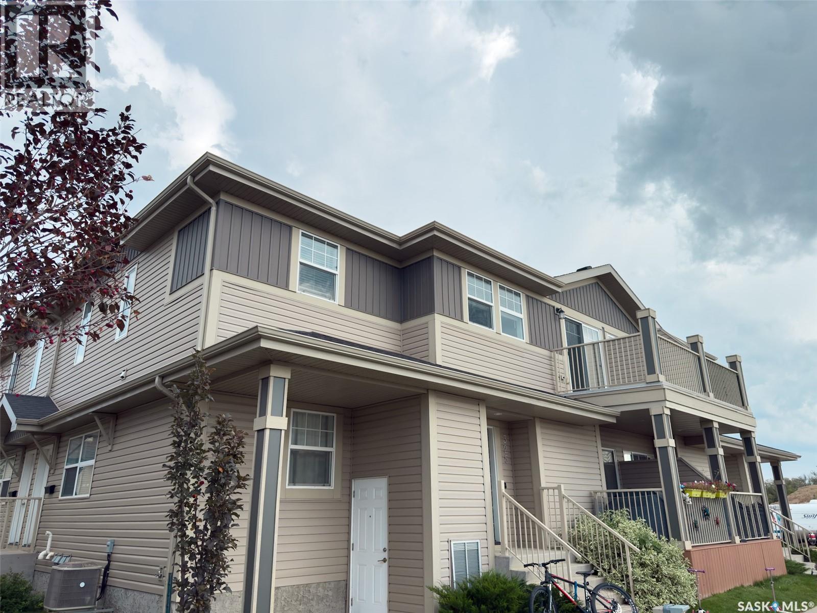 329 100 Chaparral Boulevard, Martensville, SK - Outdoor