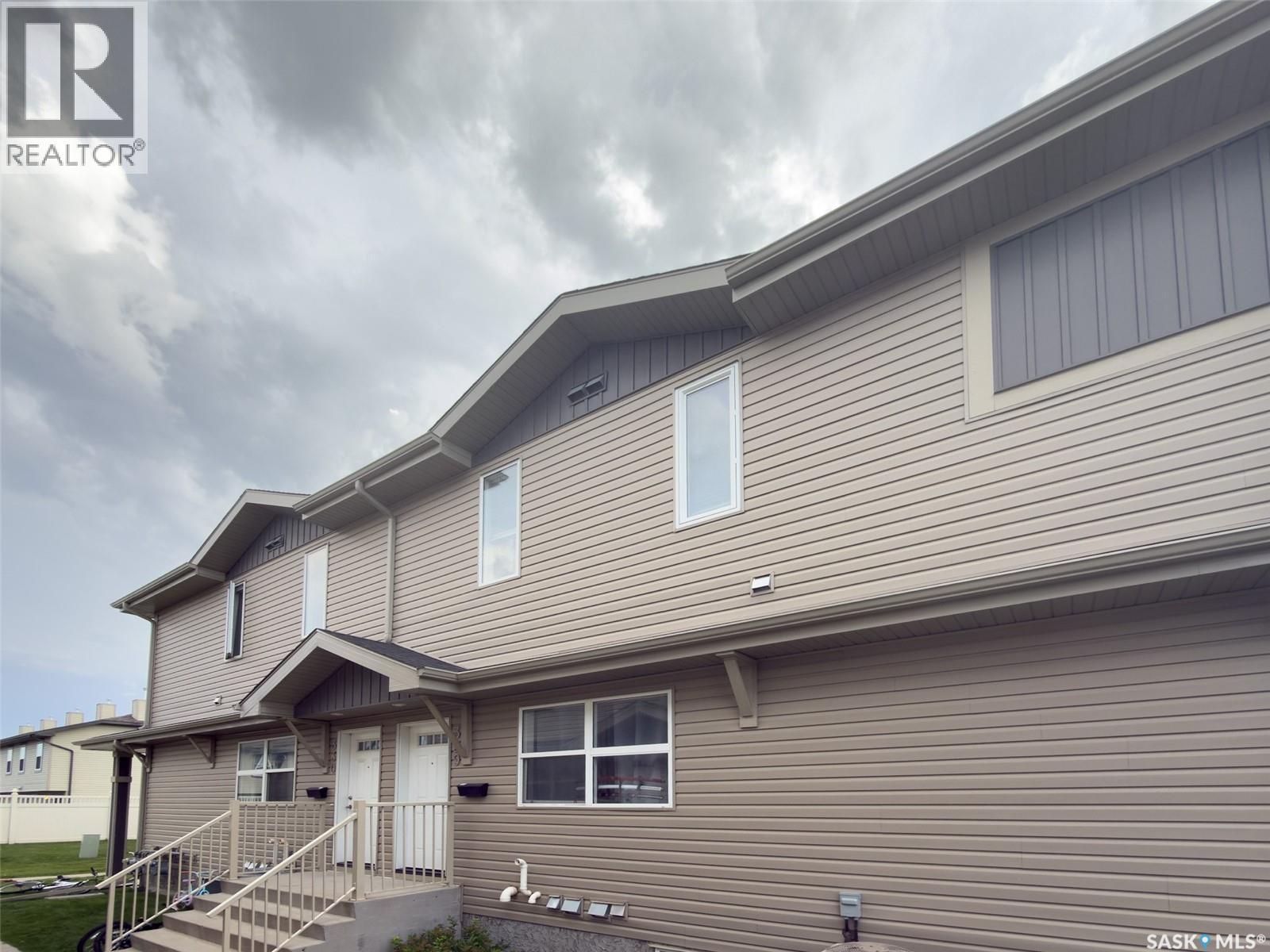 329 100 Chaparral Boulevard, Martensville, SK - Outdoor