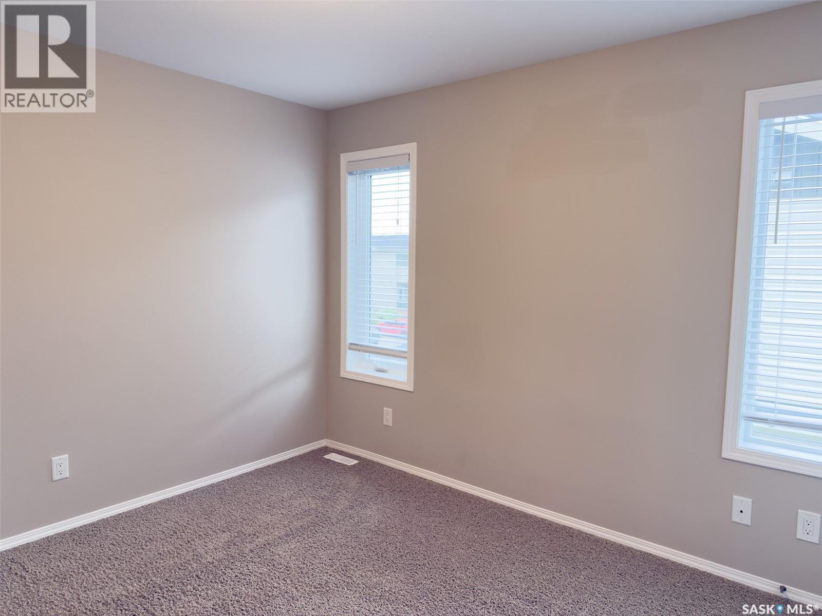 329 100 Chaparral Boulevard, Martensville, SK - Indoor Photo Showing Other Room